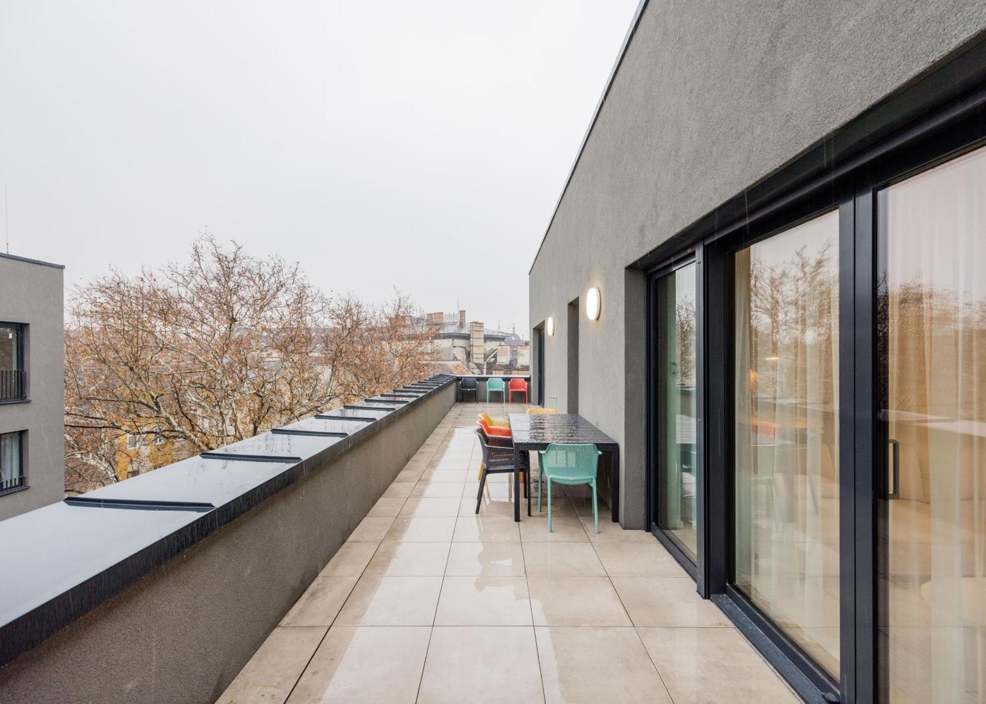 Penthouse With View And Parking For Two * Budapest