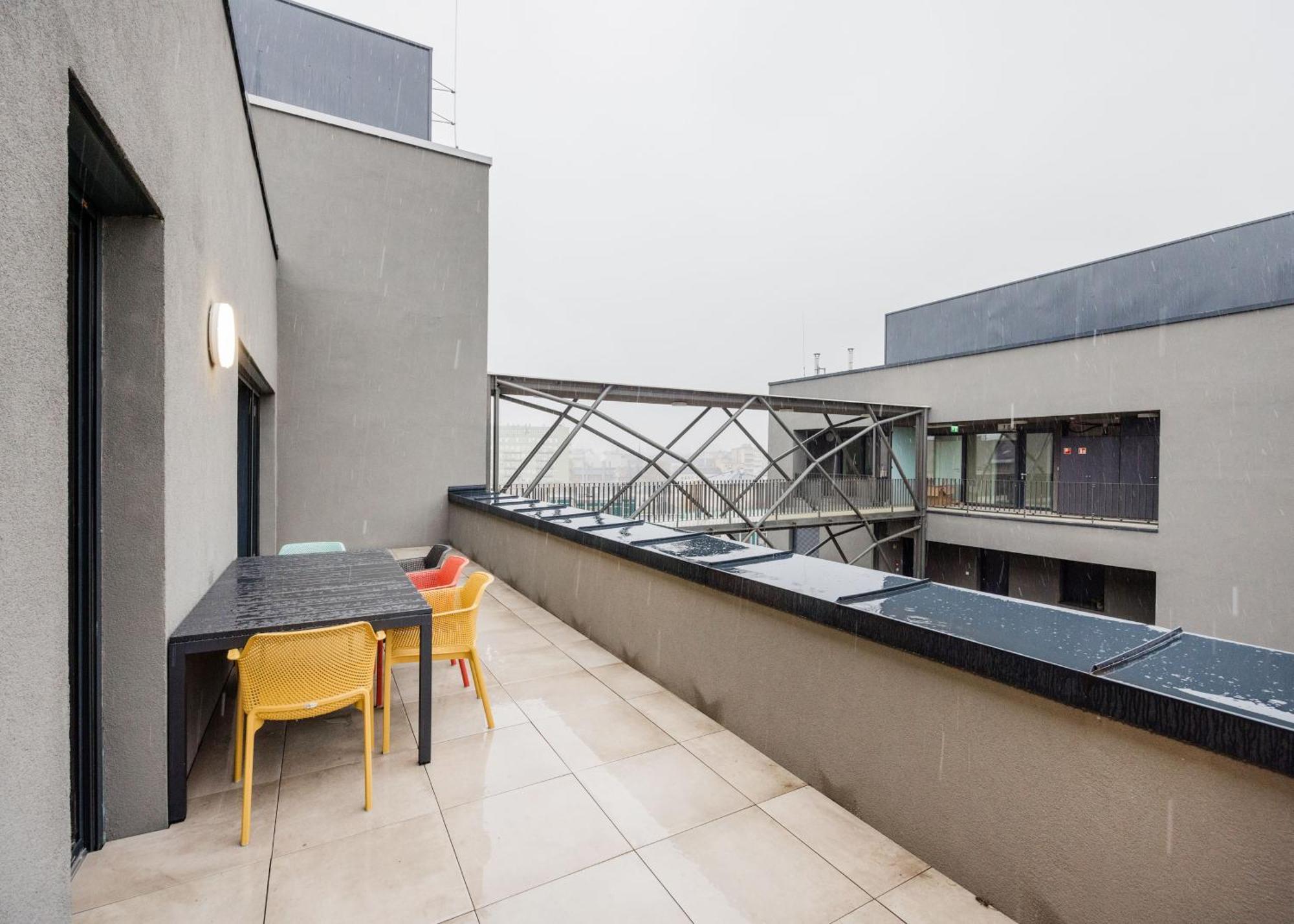 Penthouse With View And Parking For Two