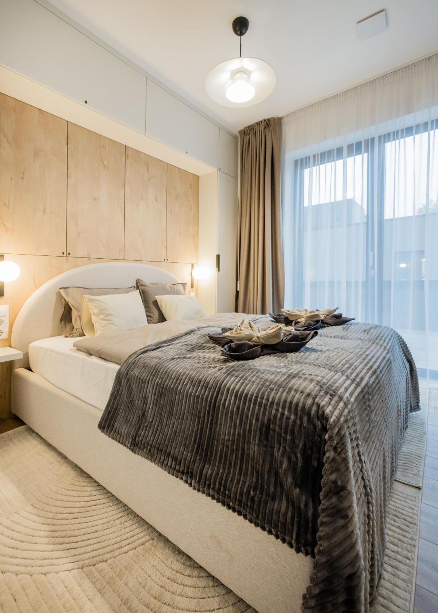 Penthouse With View And Parking For Two * Budapest